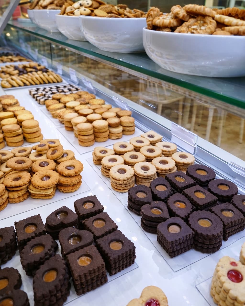 Deluxe Macarons & Pâtisserie Photos 8